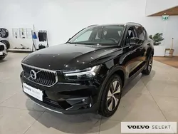 Czarny Używany 2022 Volvo XC40 SUV | 129 900 zł (Uczciwa cena)
