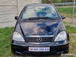 Czarny Używany 2002 Mercedes A190 Hatchback | 1990 zł