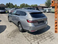 Beżowy (metalik) Używany 2024 BMW 520 Kombi | 139 900 zł