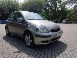 Srebrny Używany 2004 Toyota Yaris Hatchback | 3800 zł (Uczciwa cena)