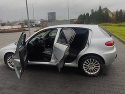 Srebrny Używany 2006 Alfa Romeo 147 Hatchback | 8500 zł (Dość drogi)