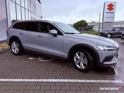 Używany 2024 Volvo V60 CC Kombi | 209 900 zł (Dość drogi)
