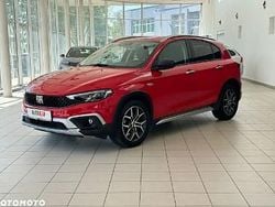 Czerwony (metalik) Używany 2022 Fiat Tipo SUV | 55 900 zł (Dość drogi)