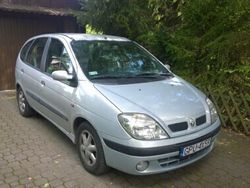 Srebrny Używany 2000 Renault Scénic Minivan | 6800 zł