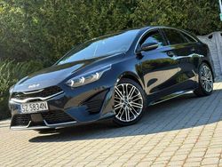 Czarny (metalik) Używany 2021 Kia ProCeed Hatchback | 97 777 zł (Uczciwa cena)