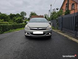 Szary Używany 2006 Opel Astra Coupe | 10 900 zł (Dość drogi)