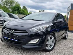 Czarny (metalik) Używany 2012 Hyundai i30 Hatchback | 25 900 zł (Uczciwa cena)