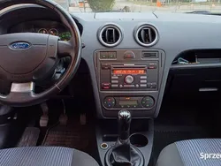 Granatowy Używany 2008 Ford Fusion Minivan | 14 800 zł (Dość drogi)
