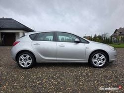 Srebrny Używany 2011 Opel Astra Active Hatchback | 23 900 zł (Uczciwa cena)
