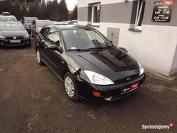 Niebieski Używany 1999 Ford Focus Hatchback | 3900 zł (Uczciwa cena)