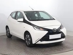 Biały Używany 2017 Toyota Aygo Hatchback | 34 499 zł (Uczciwa cena)