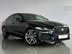Portofino blue Używany 2023 Jaguar XF SE Sedan/Limuzyna | 274 990 zł