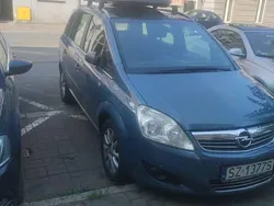 Niebieski Używany 2008 Opel Zafira Minivan | 20 000 zł (Dość drogi)
