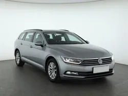 Srebrny Używany 2018 VW Passat Kombi | 52 999 zł (Super Cena)