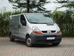 Srebrny Używany 2002 Renault Trafic Minivan | 17 900 zł