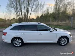 Biały Używany 2019 Skoda Superb Kombi | 57 000 zł (Uczciwa cena)