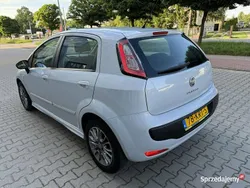 Biały (metalik) Używany 2010 Fiat Punto Evo Hatchback | 13 900 zł