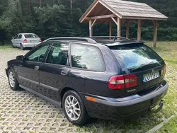 Czarny Używany 2002 Volvo V40 Kombi | 3900 zł