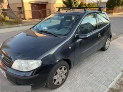 Czarny Używany 2004 Fiat Punto Hatchback | 3850 zł (Uczciwa cena)