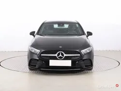 Czarny Używany 2020 Mercedes A180 Sedan/Limuzyna | 92 999 zł (Uczciwa cena)