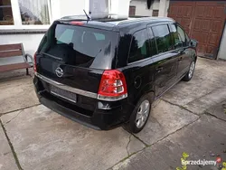 Czarny Używany 2011 Opel Zafira Minivan | 18 900 zł (Uczciwa cena)