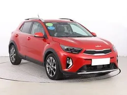 Czerwony Używany 2022 Kia Stonic SUV | 69 999 zł (Uczciwa cena)