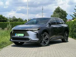 Szary (metalik) Używany 2023 Toyota bZ4X SUV | 119 500 zł