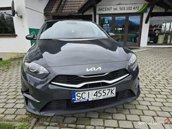 Szary (metalik) Używany 2022 Kia Ceed Hatchback | 52 900 zł (Dobra cena)