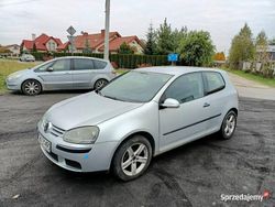 Srebrny Używany 2004 VW Golf V Hatchback | 3700 zł (Uczciwa cena)