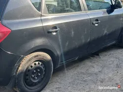 Czarny Używany 2009 Kia Ceed 2 Hatchback | 8000 zł (Dobra cena)