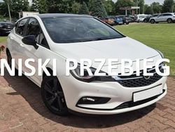 Biały Używany 2019 Opel Astra Hatchback | 45 800 zł (Uczciwa cena)