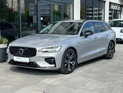Srebrny (metalik) Używany 2024 Volvo V60 Kombi | 179 500 zł