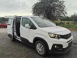 Inny kolor Używany 2021 Peugeot Rifter Minivan | 51 700 zł (Uczciwa cena)