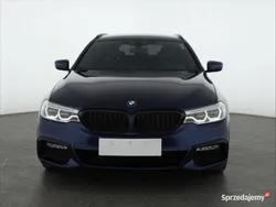 Niebieski Używany 2018 BMW 520 Kombi | 115 999 zł (Dość drogi)