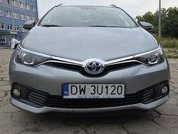 Szary Używany 2017 Toyota Auris Hybrid Kombi | 59 900 zł