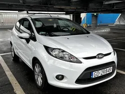 Biały Używany 2011 Ford Fiesta Hatchback | 18 000 zł (Uczciwa cena)