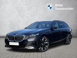 Szary sophisto z brylantowym połyskiem metalizowany Używany 2024 BMW 540 Comfort Edition Kombi | 369 900 zł (Dość drogi)