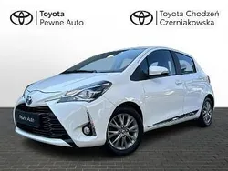 Biały Używany 2018 Toyota Yaris Hybrid City Hatchback | 54 900 zł (Dobra cena)