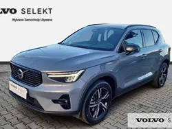 Szary Używany 2023 Volvo XC40 SUV | 146 999 zł (Uczciwa cena)