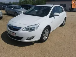 Biały Używany 2013 Opel Astra Hatchback | 24 900 zł (Uczciwa cena)