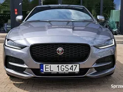 Szary (metalik) Używany 2022 Jaguar XE SE Sedan/Limuzyna | 219 000 zł
