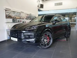 Chromite black metallic Nowe 2024 Porsche Cayenne S SUV | 643 698 zł