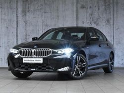 Czarny szafir metalizowany Używany 2024 BMW 330e Comfort Edition Sedan/Limuzyna | 270 000 zł