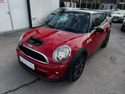 Czerwony (metalik) Używany 2010 Mini Cooper S Hatchback | 28 500 zł