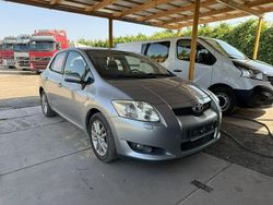 Szary Używany 2009 Toyota Auris Hatchback | 17 800 zł (Uczciwa cena)
