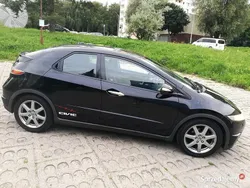 Czarny Używany 2006 Honda Civic Hatchback | 9800 zł (Uczciwa cena)