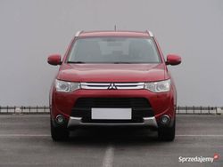 Czerwony Używany 2015 Mitsubishi Outlander SUV | 46 999 zł (Uczciwa cena)