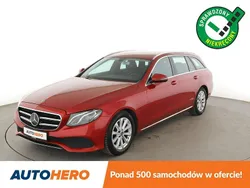 Czerwony Używany 2019 Mercedes E220 Kombi | 94 900 zł (Dobra cena)