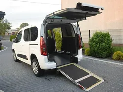 Biały Używany 2020 Opel Combo Minivan | 104 900 zł