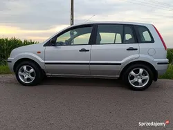 Srebrny Używany 2005 Ford Fusion Hatchback | 9900 zł (Uczciwa cena)